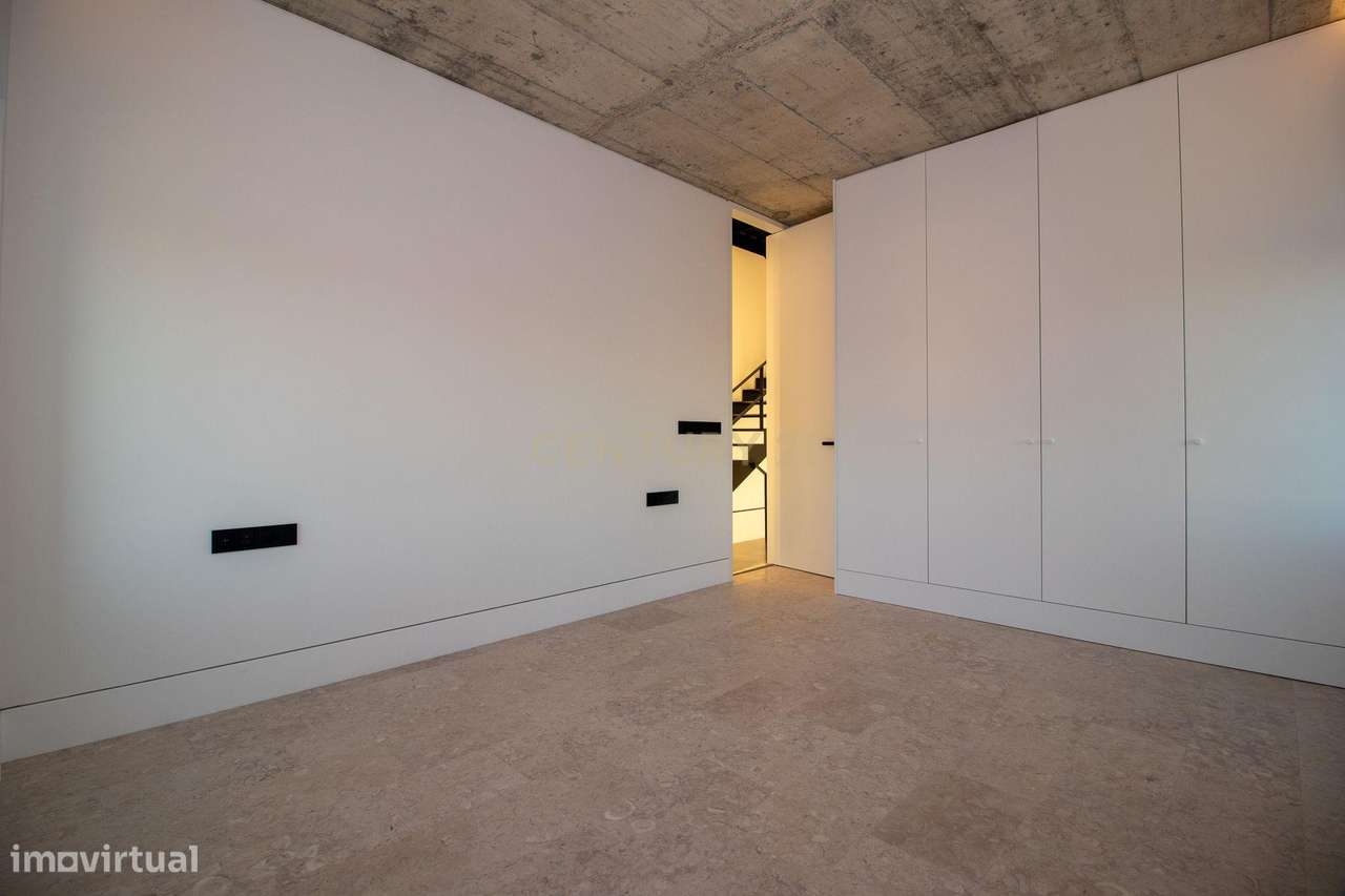 MORADIA T3 NO CORAÇÃO DE MAFRA – ESPAÇO, LUZ E SOFISTICAÇÃO-40