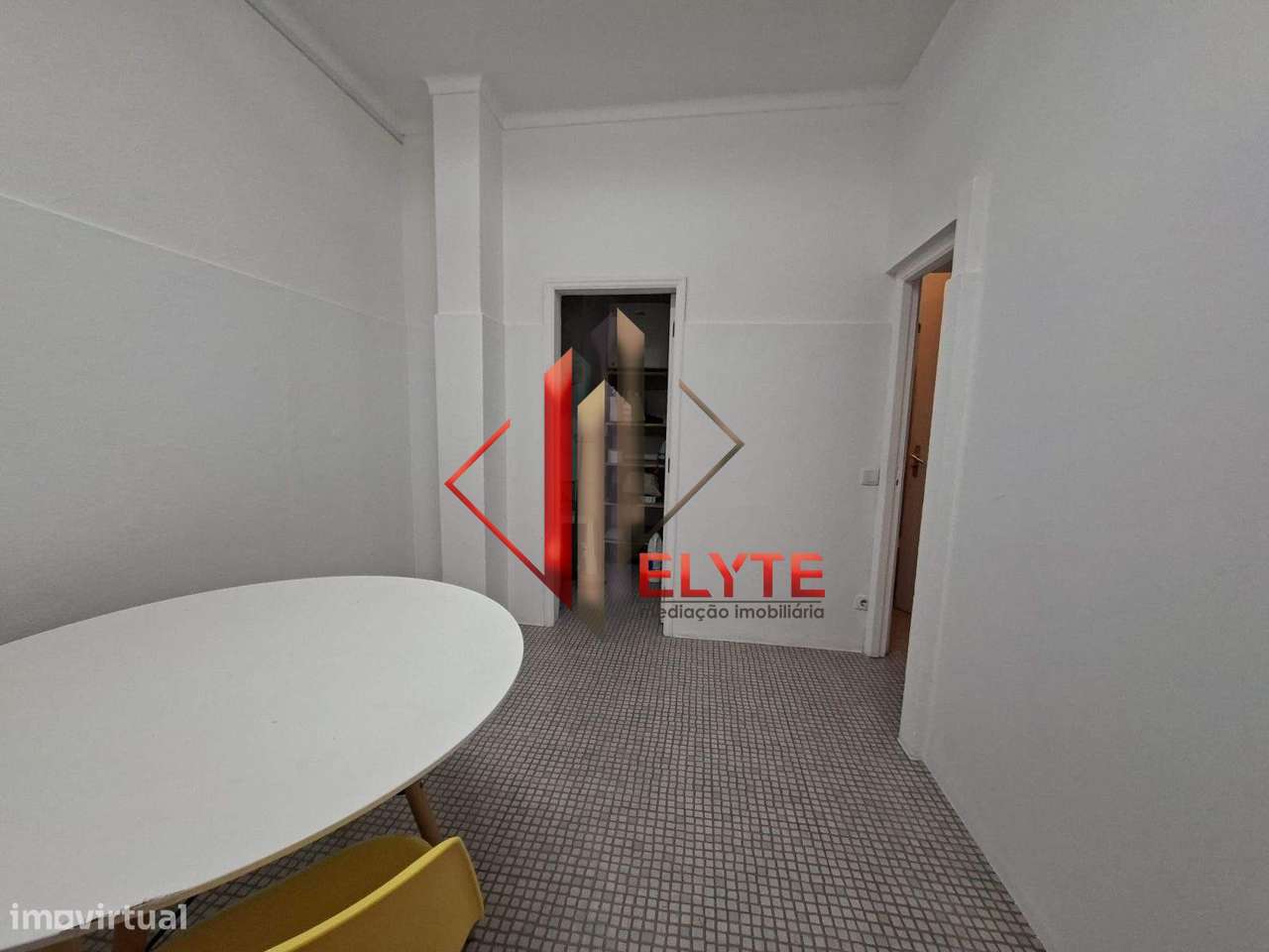 Loja no centro de Salvaterra de Magos-9