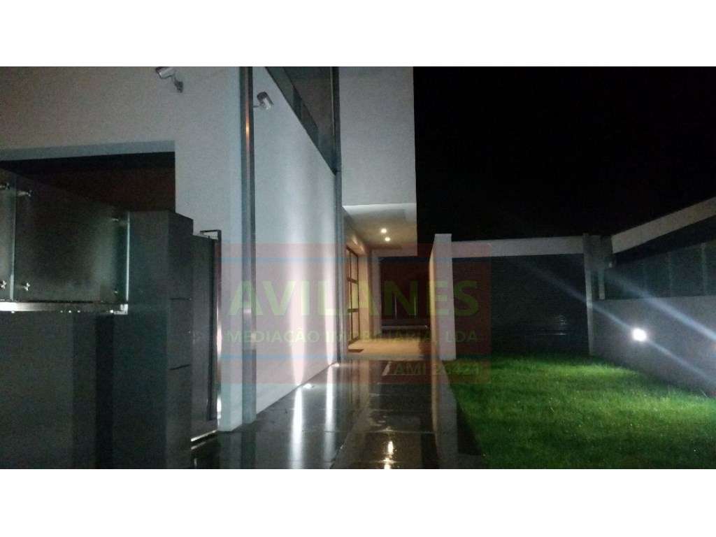 MOR C/ PISCINA - LOBÃO-21