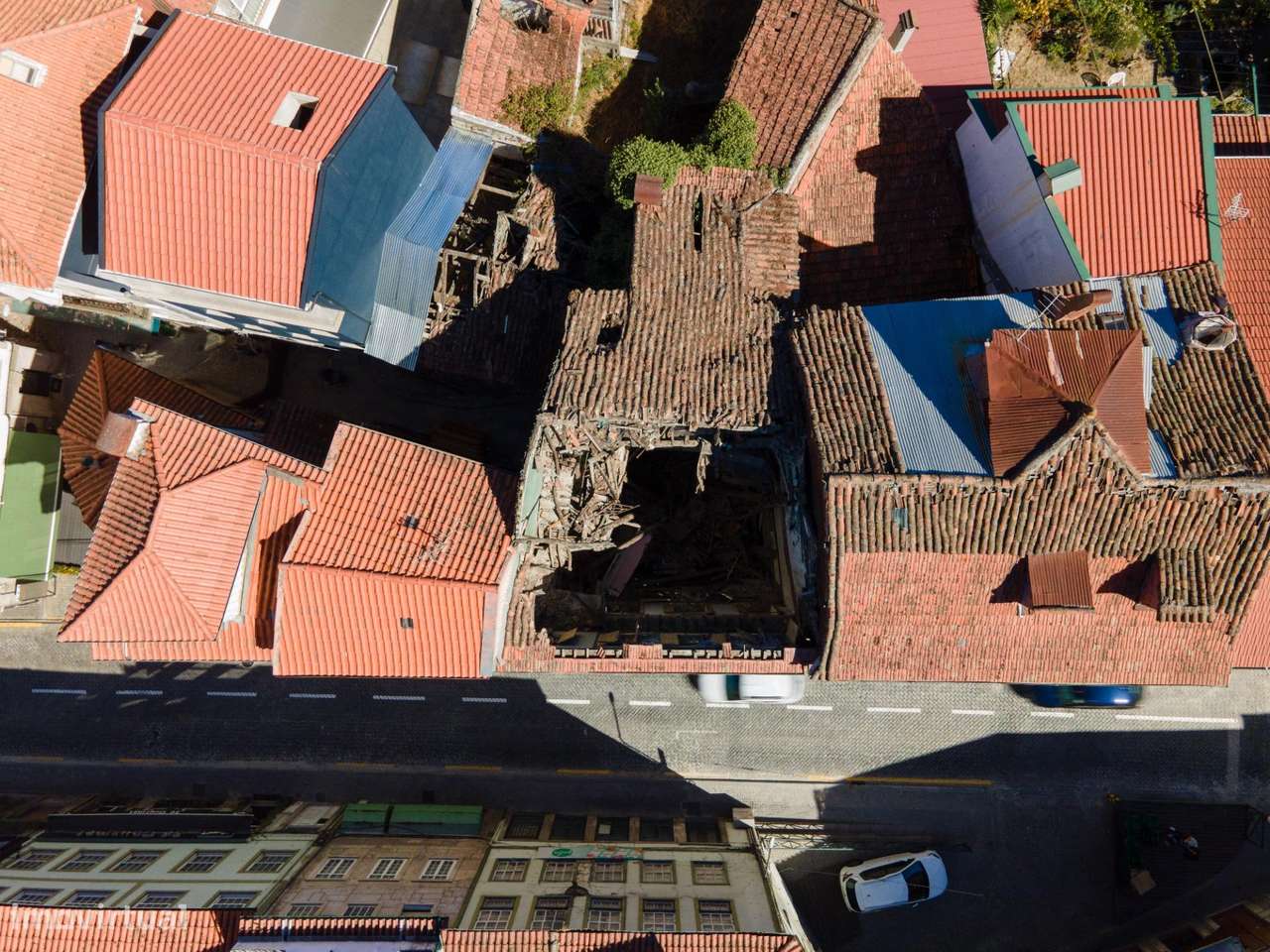 Prédio para Reconstrução no Centro Histórico de Lamego - Grande imagem: 4/18
