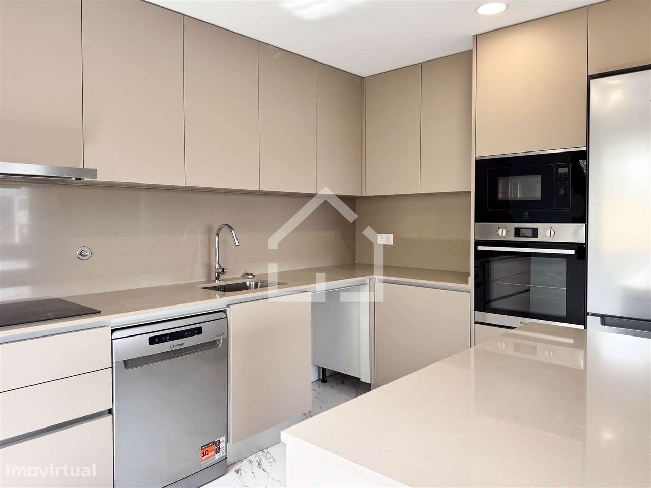 Apartamento T2 Venda em Santa Maria da Feira, Travanca, Sanfins e Espa-5