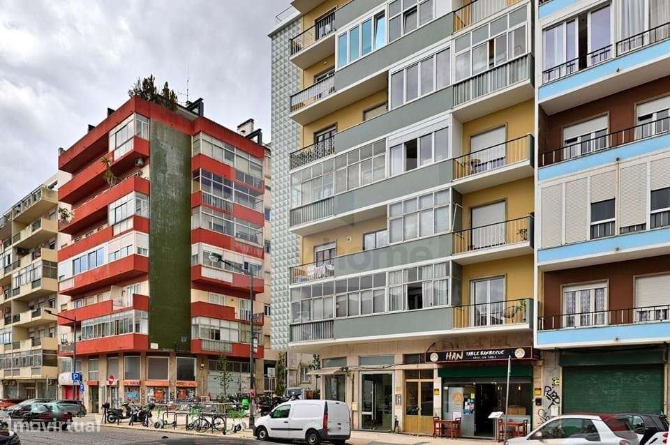 Apartamento T1 | Remodelado | Mobilado | Varanda e terraço | Campo Már-14