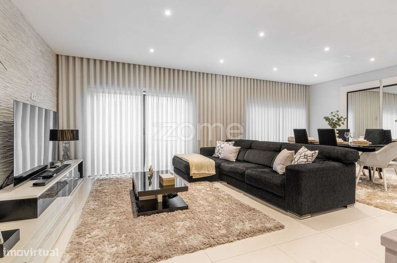 Moradia T3 de 3 frentes no centro de Valongo - Grande imagem: 4/31