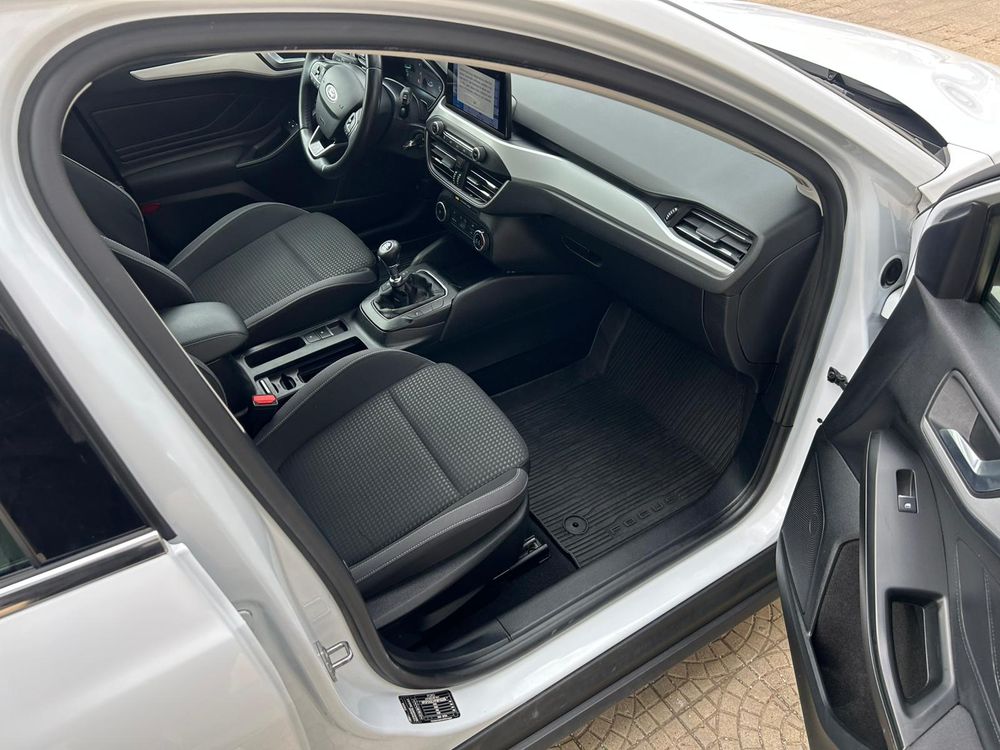 Ford Focus - foto 9