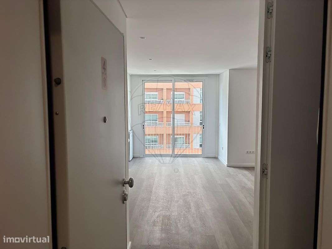 Apartamento T0 para arrendamento - Grande imagem: 2/13