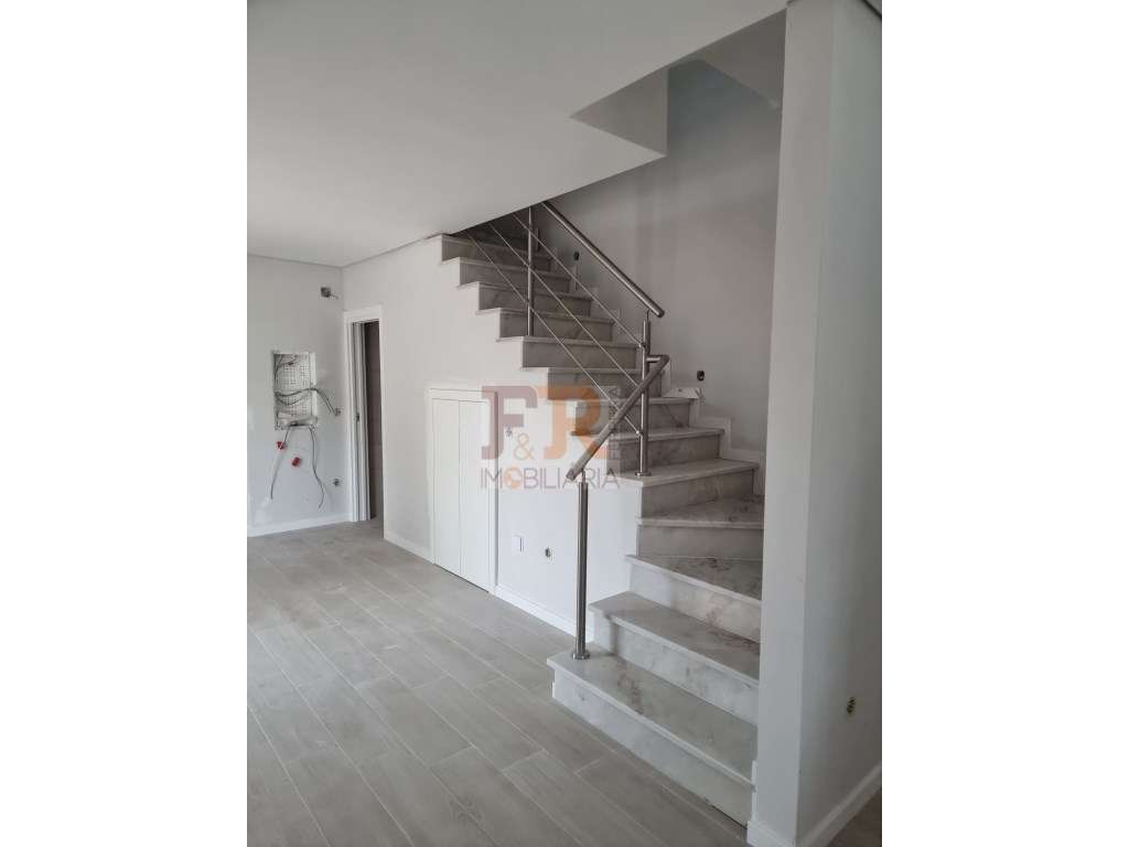 Moradias Geminada DuplexT3 com Pérgola. Pinhal do General. Fernão F...-17