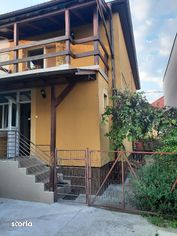 Vand casa cu etaj semicentral-zona LIDL - Satu Mare