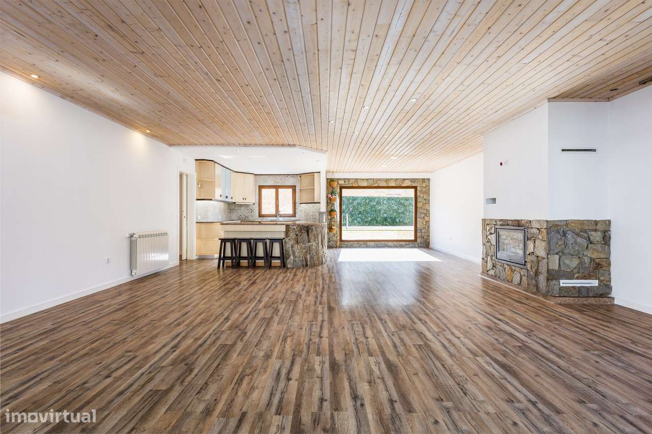 Moradia T4 renovada | Piscina Aquecida - Parceiros-23