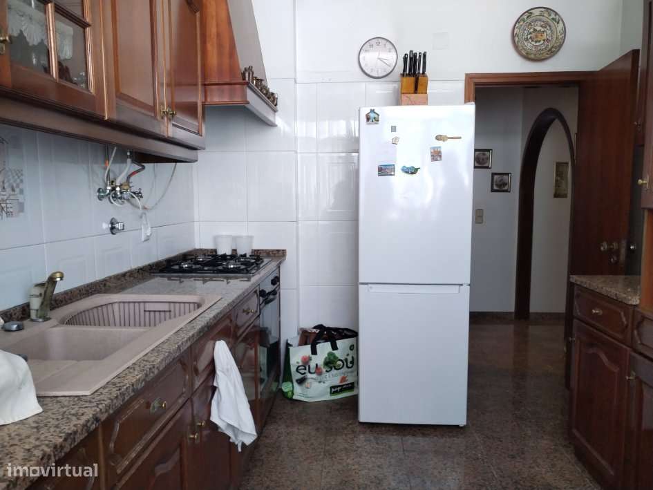 Apartamento T2 - Páteo e Garagem - Mem Martins – Oportunidade! - Grande imagem: 4/8