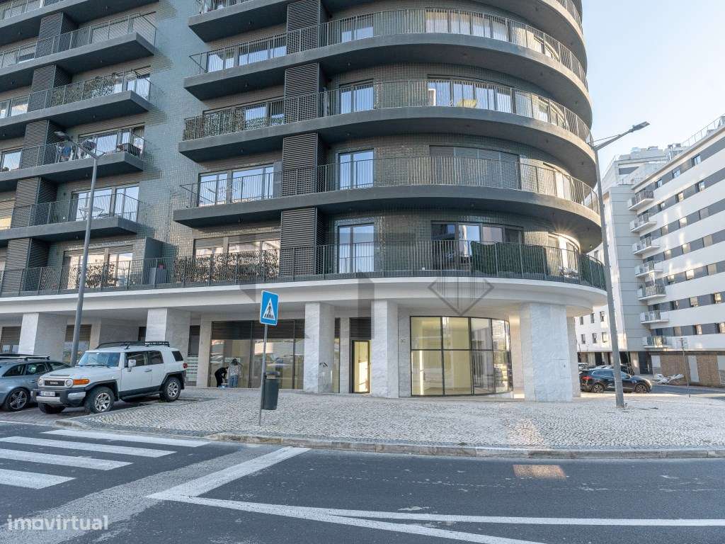 Fantástica Loja a Estrear com Saída de Fumos no Empreendimento Alte...-5