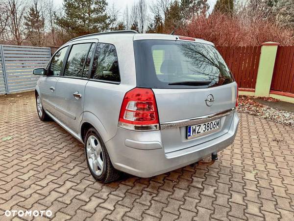 Opel Zafira 1.9 CDTI Essentia - 2