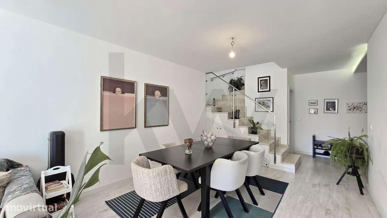 Apartamento T3 duplex com varandas, terraço e garagem - Grande imagem: 4/31