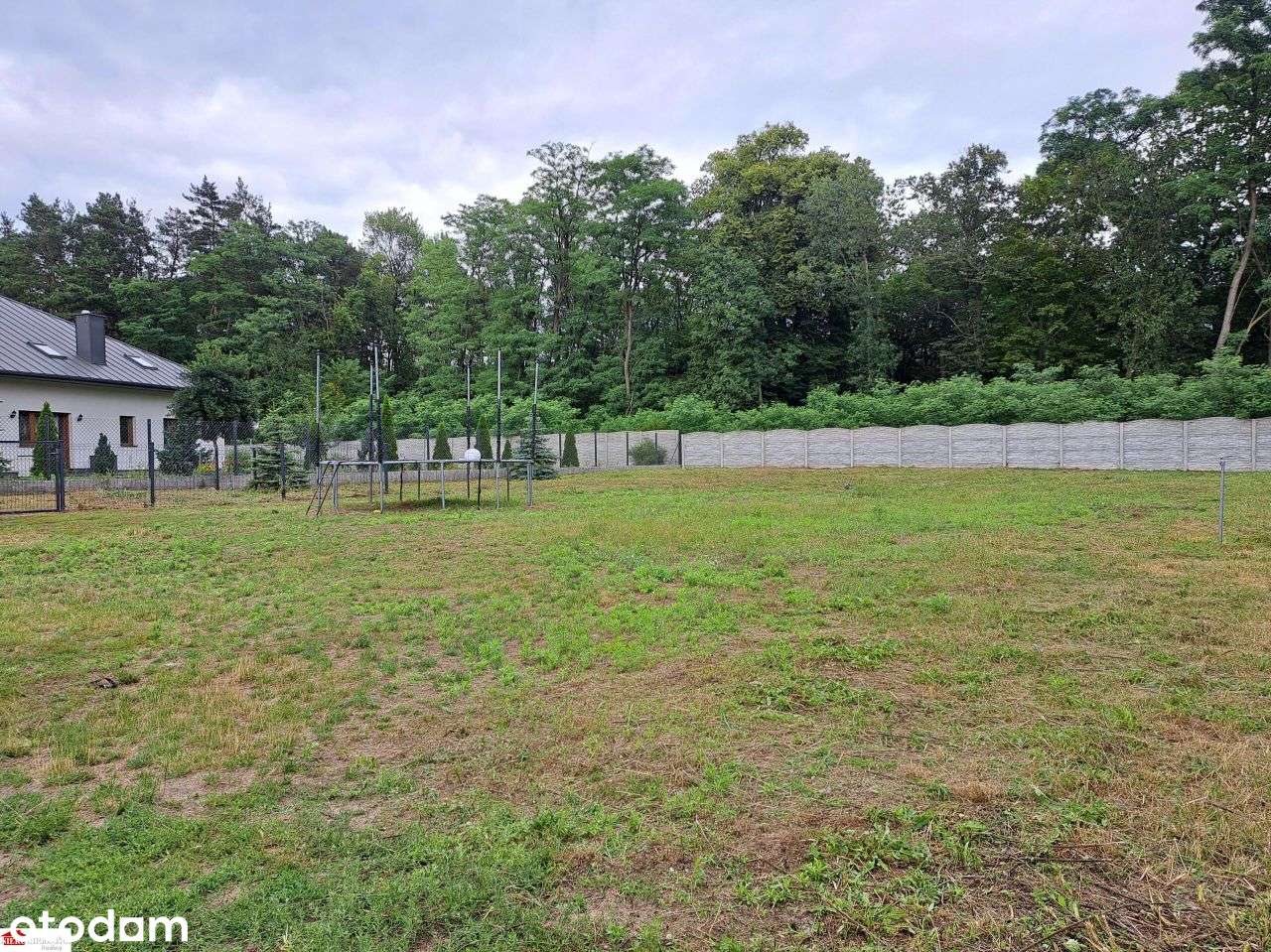 Wyjątkowa działka- budowlana, ogrodzona, uzbrojona-0