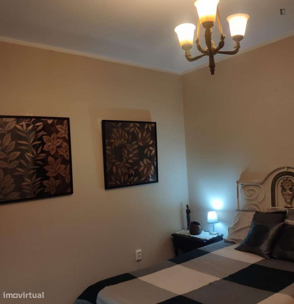 Quarto - localizado em Maia - Grande imagem: 5/10
