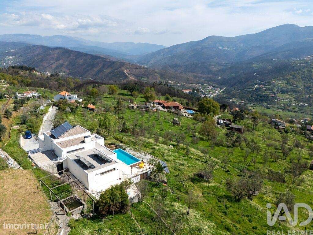 Casa / Villa T4 em Santa Ovaia e Vila Pouca da Beira de 358 m2 - Grande imagem: 4/40
