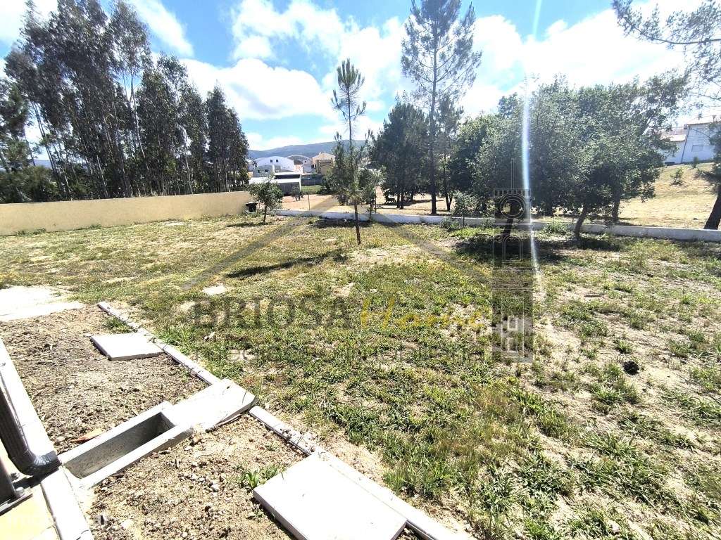 Moradia T3 em Vila Nova de Poiares-11