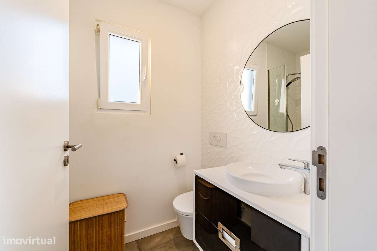 Moradia T3 com Garagem - Fernão Ferro-37