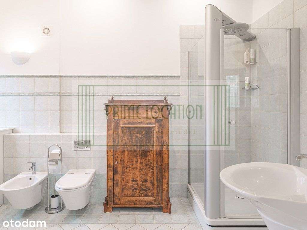 możliwość 3 pokoi / 2 garaże / balkon-8