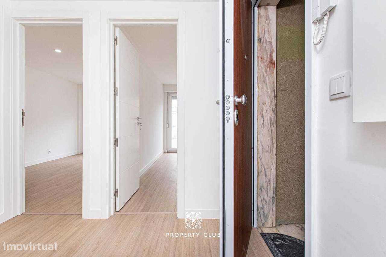 Apartamento T3 em fase de remodelação em Queluz-27