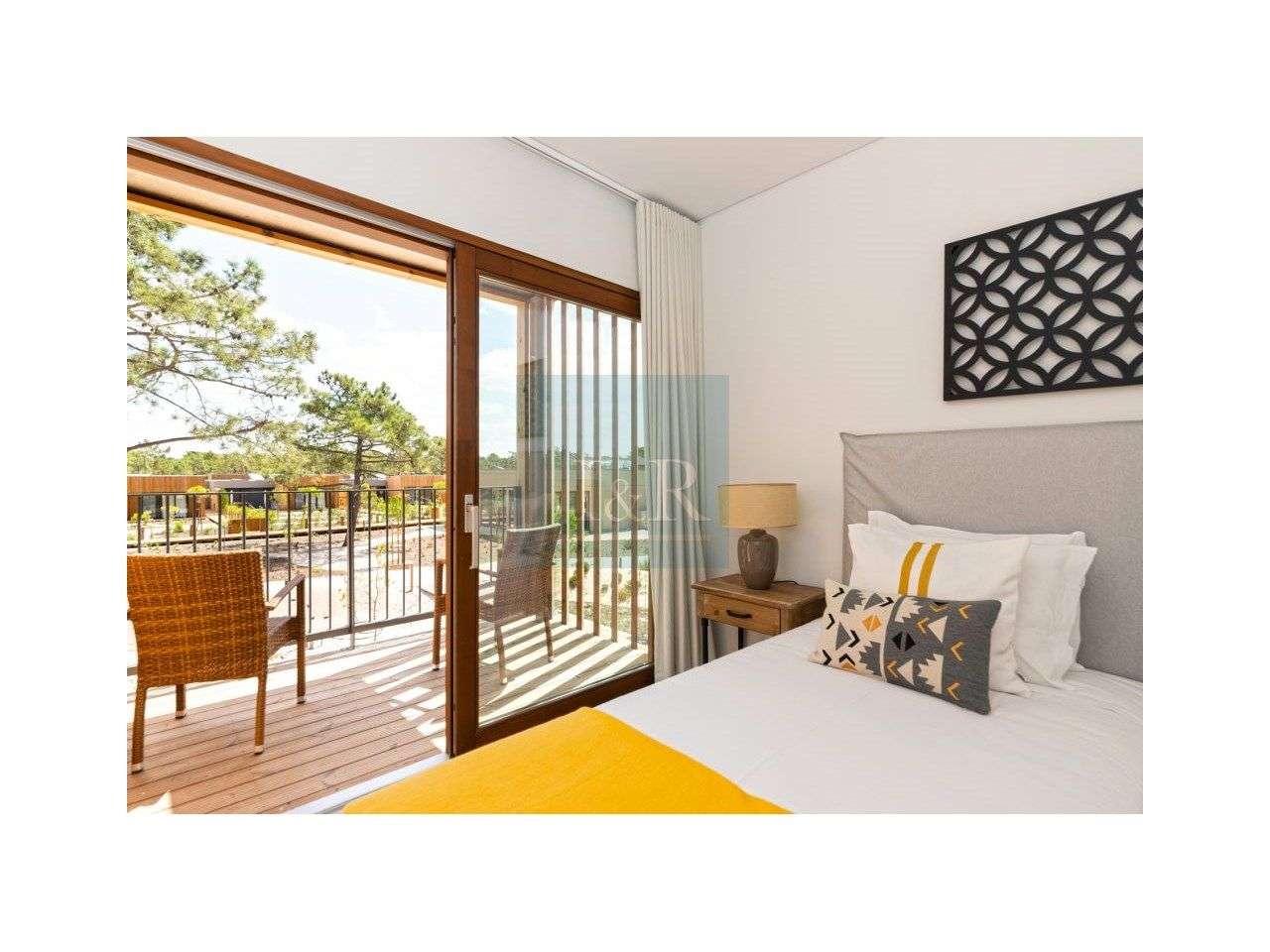 Apartamento T3 com Piscina Privativa no Rooftop, em Troia