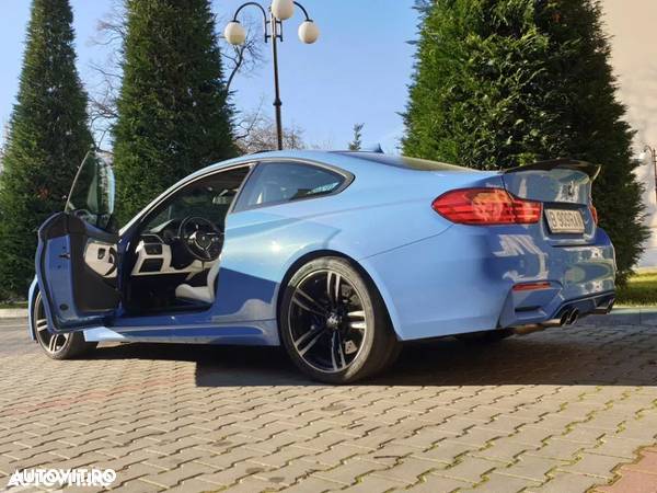 BMW M4 Coupe DKG - 28