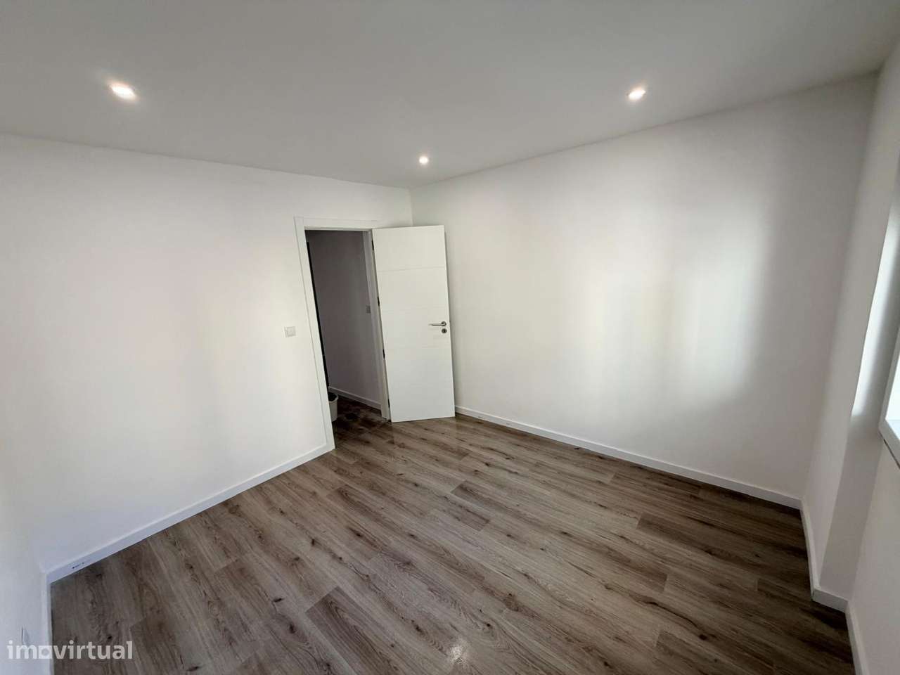 T2 totalmente renovado em Lavradio -  Barreiro-8