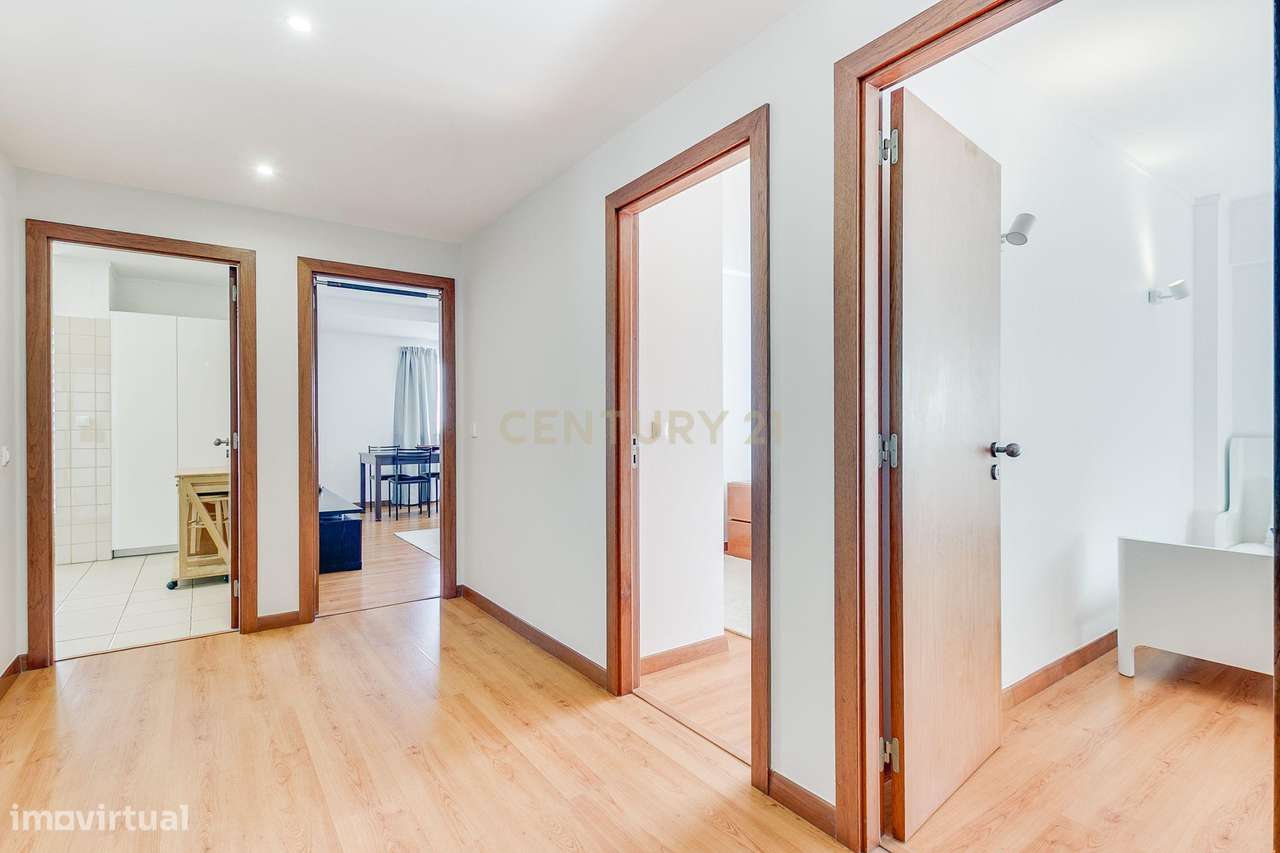 Fantástico T2 Alta de Lisboa-13