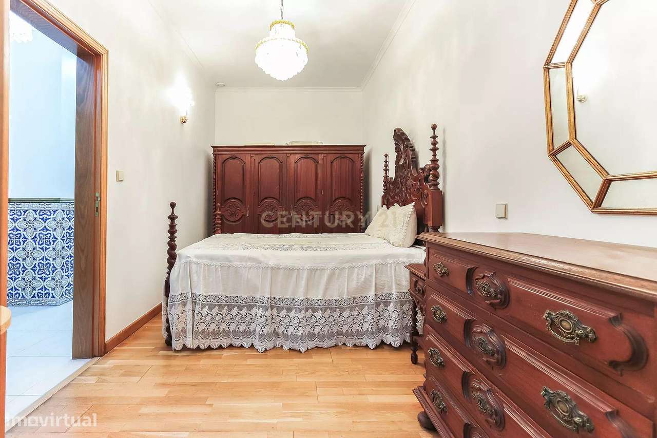 Espaçoso Apartamento T3 no coração de Lisboa-15