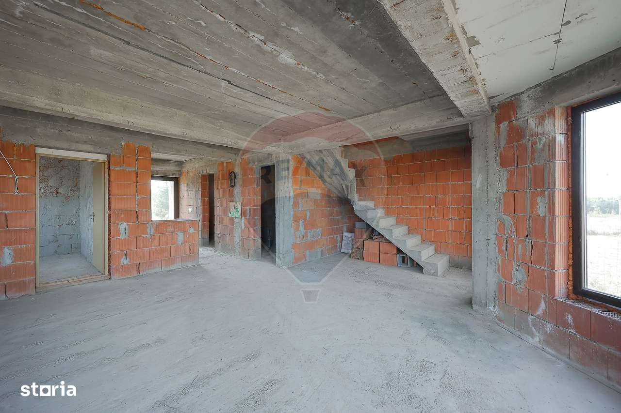 Casă cu 6 camere de vânzare -la roșu- în Gepiu, județul Bihor - Imagine principală: 5/14