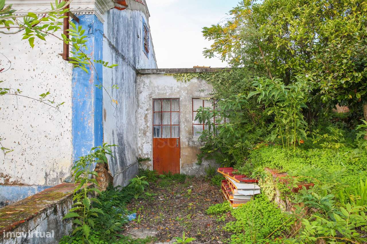 Oportunidade Única: Moradia Centenária inserida em lote 2560m2 - Grande imagem: 5/31