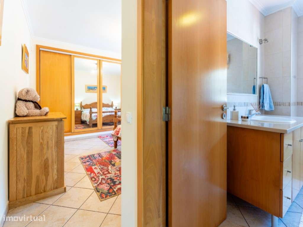 Moradia com Piscina, Jardim e Garagem no Nadadouro, Caldas da Rainha-11