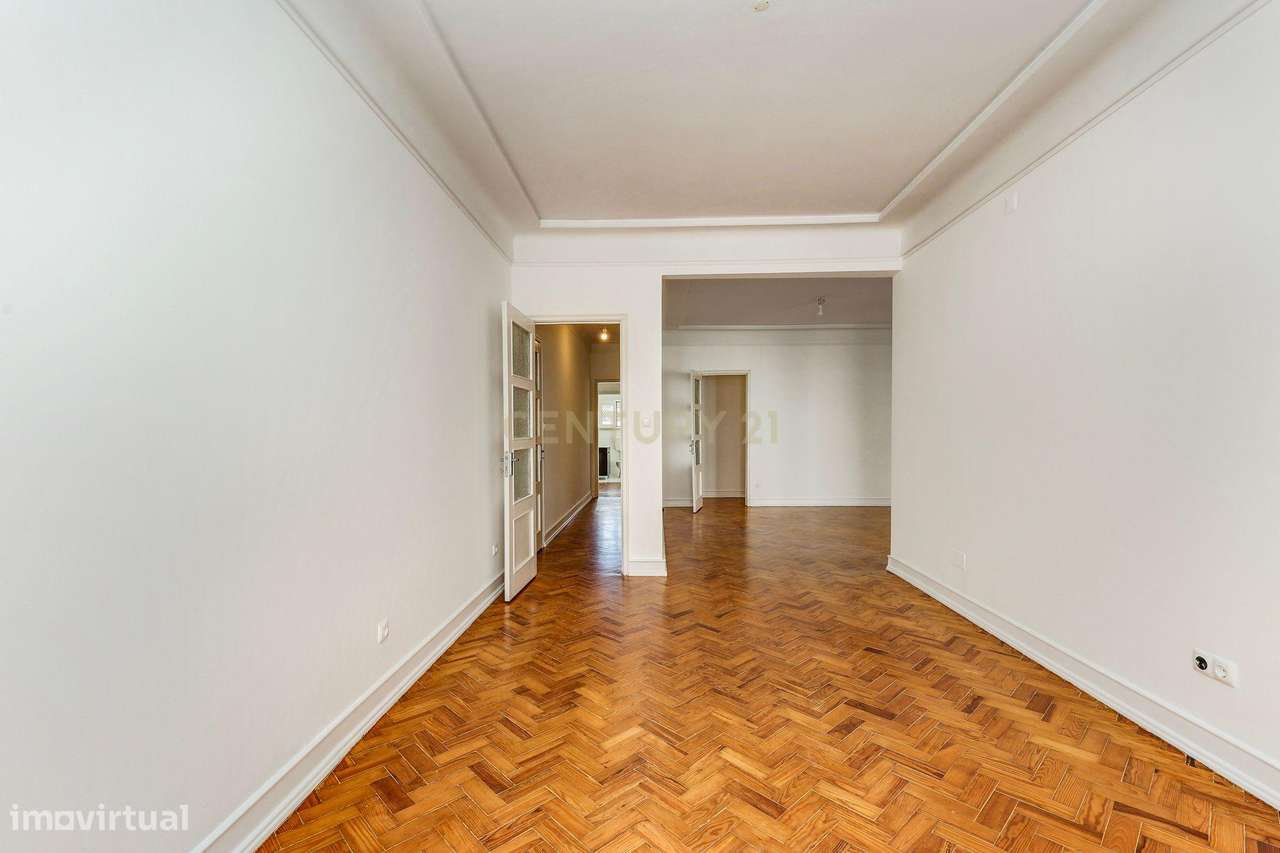 ARRENDAMENTO - T4 com Varanda de 16 m² e Lugar de Garagem | Avenida de - Grande imagem: 4/29