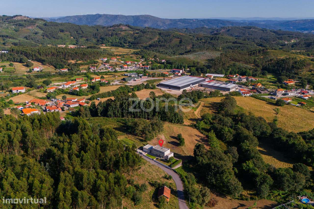 Moradia Individual de Luxo – Serzedelo, Póvoa de Lanhoso - Grande imagem: 2/60