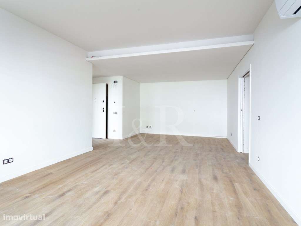 Apartamento T2 com varanda e estacionamento em Cacilhas, Almada - Grande imagem: 5/32