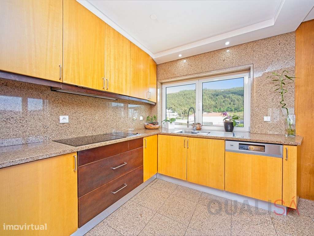 Moradia T5 com piscina, jardim e pomar e com vistas panorâmicas em ...-19