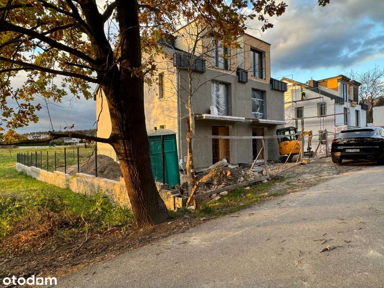 Dom bliźniak w kameralnej inwestycji na Bielanach-8