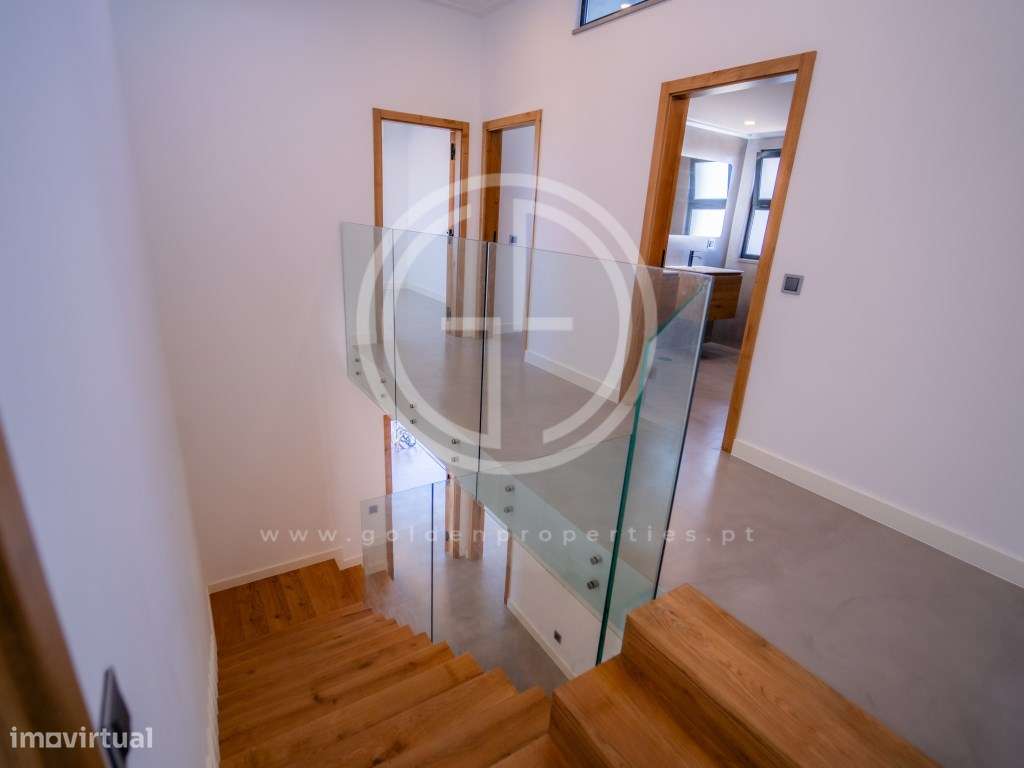 Invista na sua casa de sonho! Moradia T5 em Quarteira, perto da Pra...-19