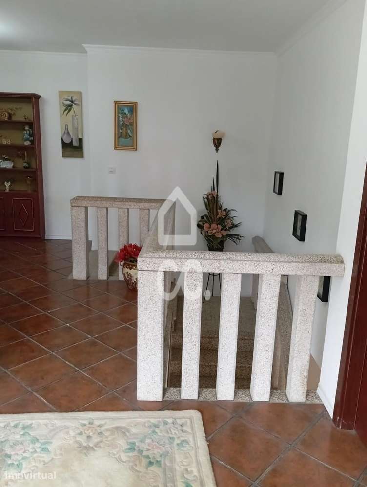 Moradia em Pedra com Jardim e Vista de Campo-15