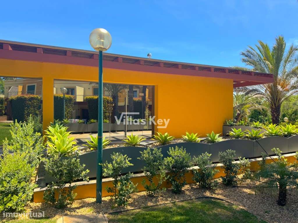 Espaço comercial para centro médico ou ginásio na Luz, Lagos - Grande imagem: 4/30