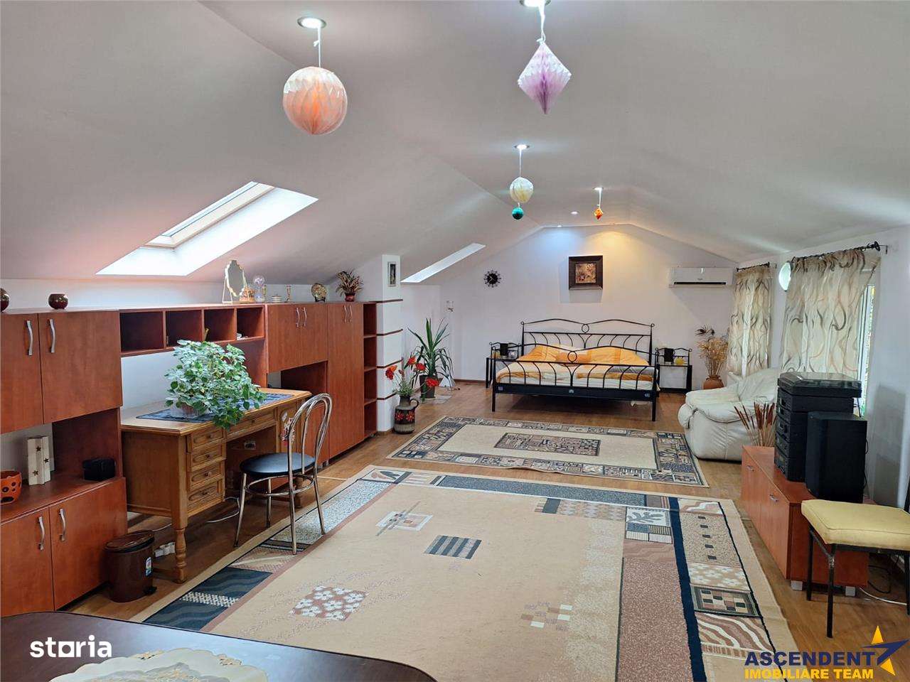 Casa Bartolomeu, pe doua nivele, stil deosebit, curte comuna - Imagine principală: 3/18