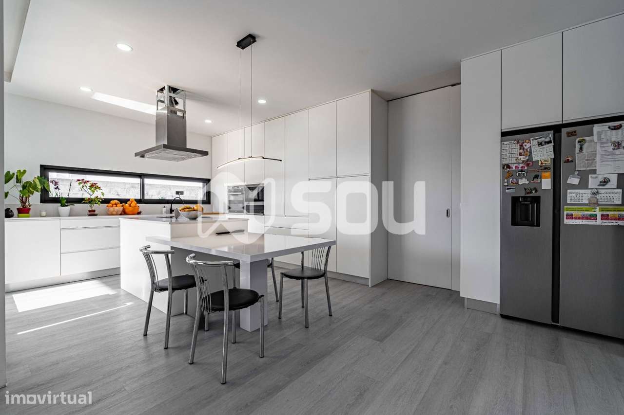 Moradia Térrea T4 em Gondim, Maia - Grande imagem: 4/29