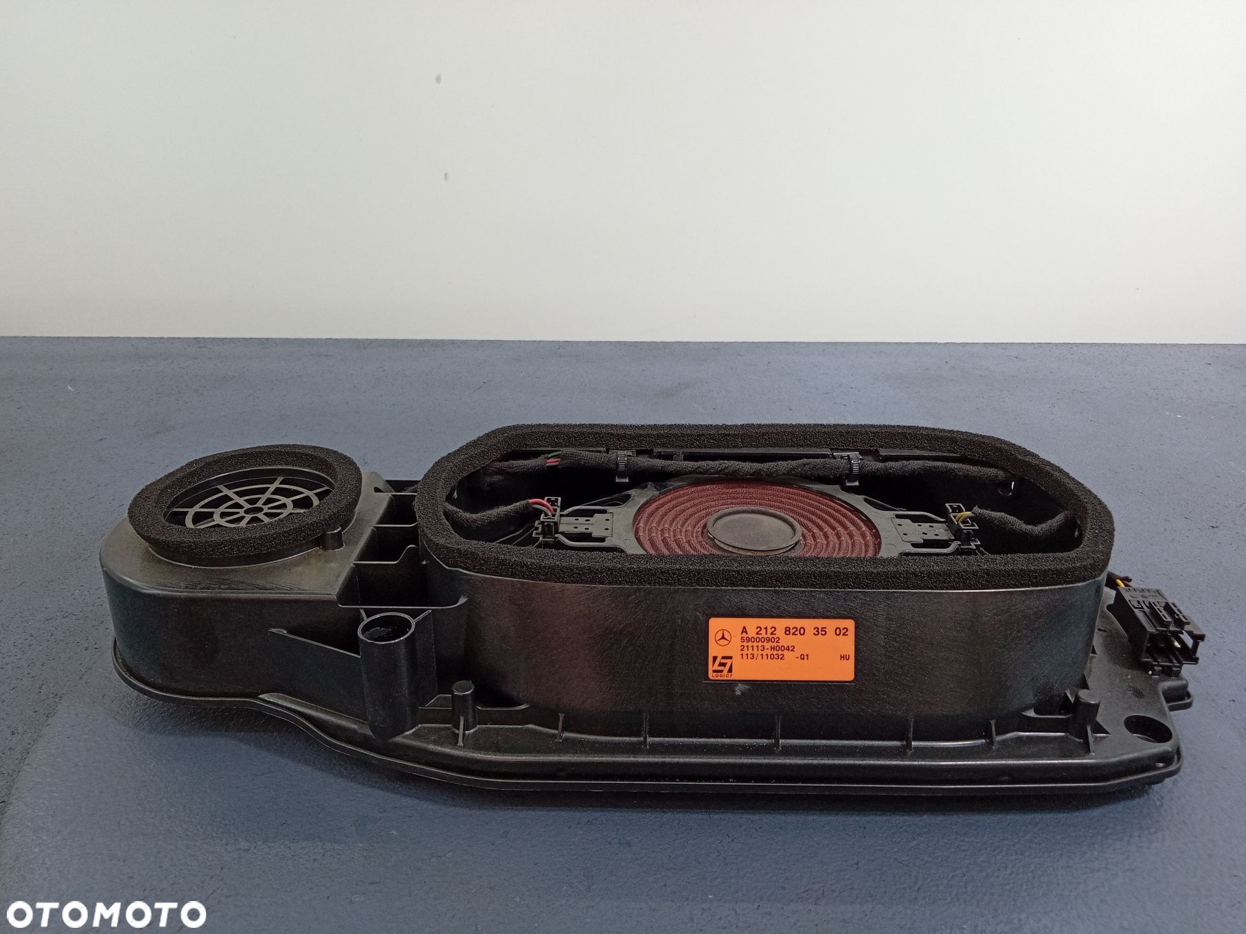 E KLASA W212 SEDAN GŁOŚNIK SUBWOOFER A2128203502 - 1