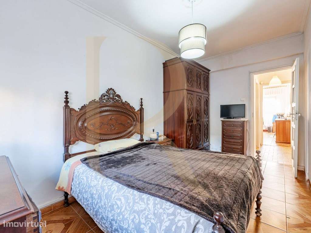 Apartamento T2 com quintal e elevador em Ajuda - Lisboa-19