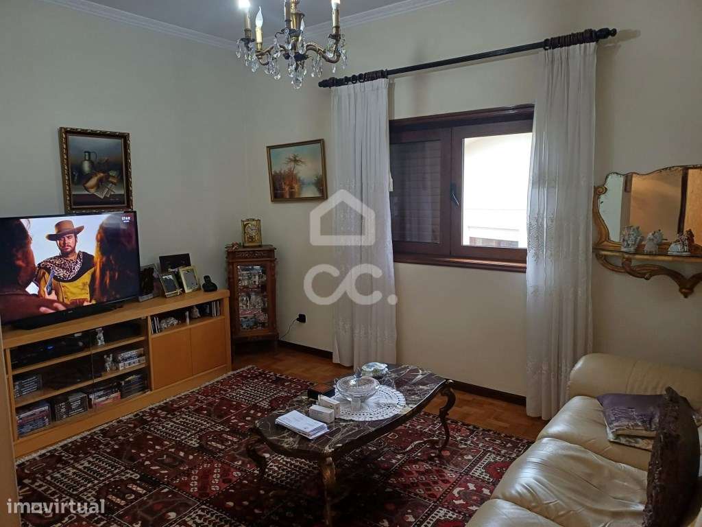 Moradia Bi-familiar T5+T2 em Palmeira, Santo Tirso - Grande imagem: 5/54