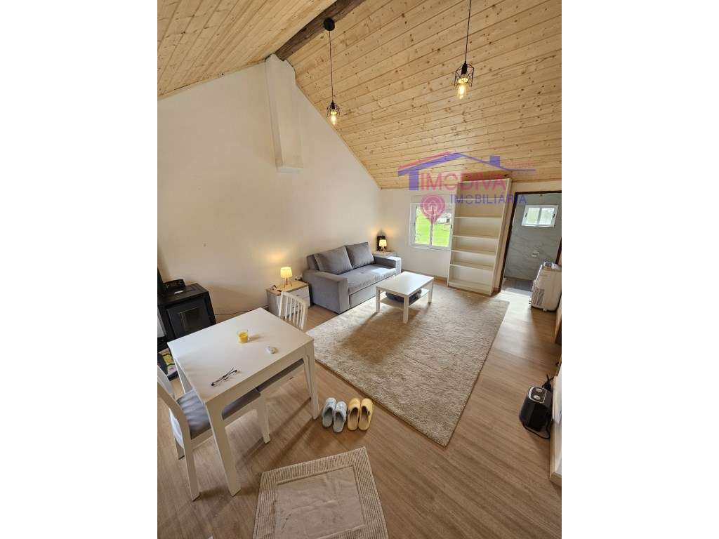 Moradia T1+1 restaurada, localizada na freguesia de Pedrógão Pequeno - Grande imagem: 4/25