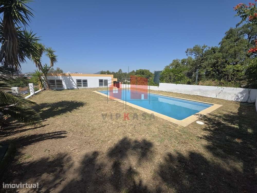 Moradia T4 com Piscina em 900 m2 de lote-27