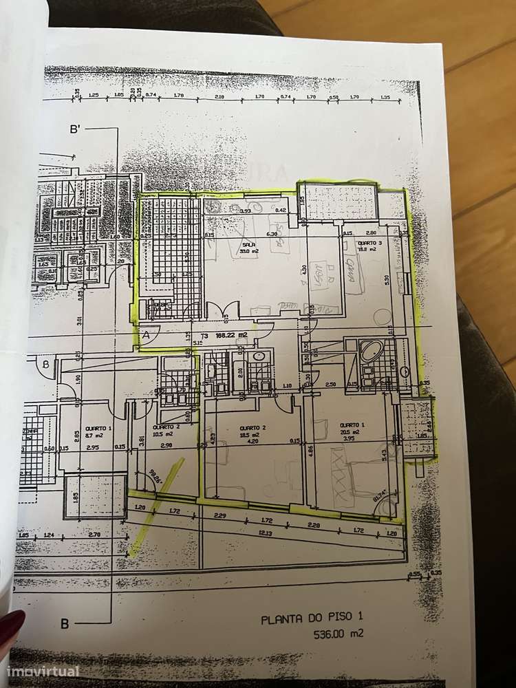 Elegante Apartamento T3 no Estoril com Box Fechada para 3 carros a pou-42