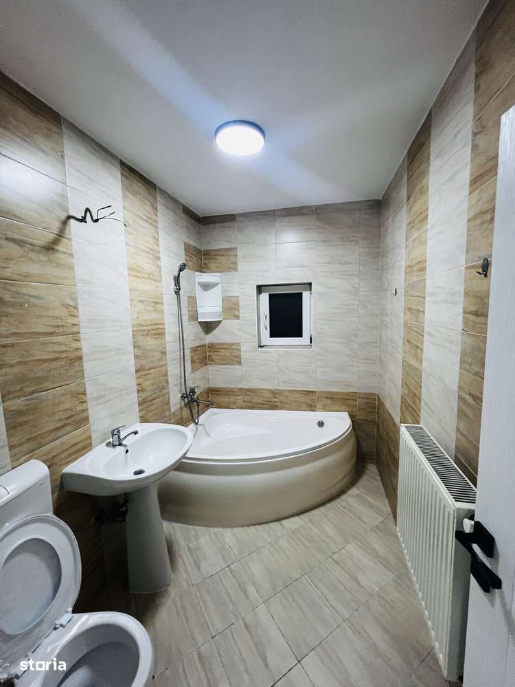 Apartament 3 camere Subcetate  Bloc Nou-4