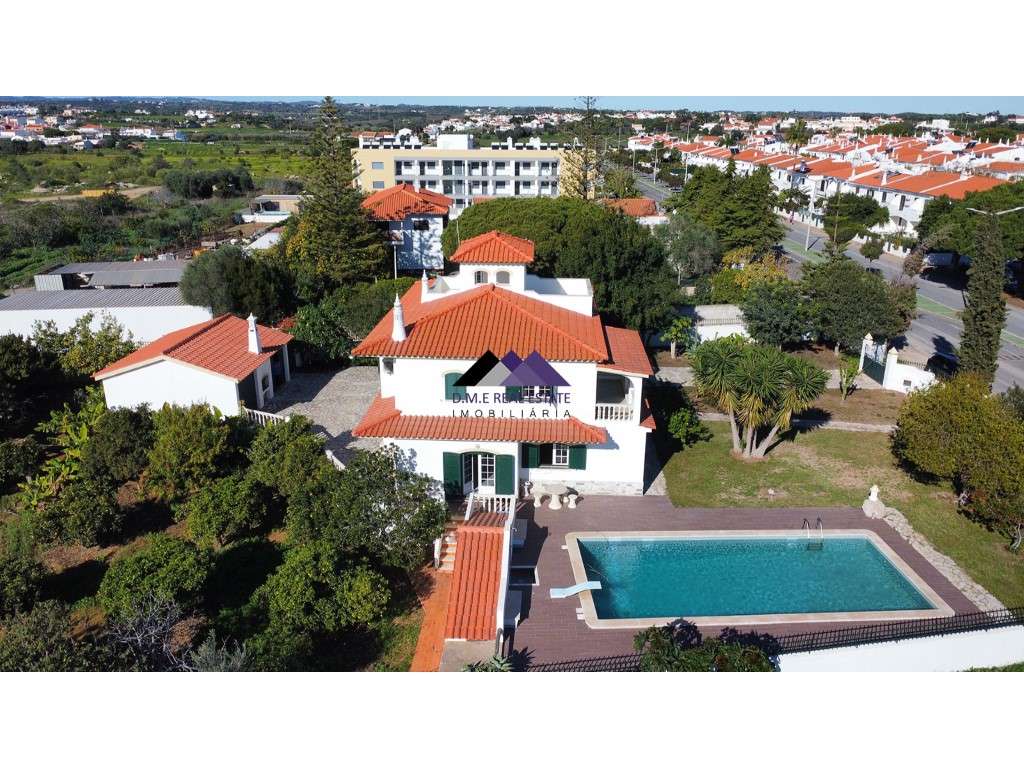 Moradia T3 c/ Piscina e Garagem-13