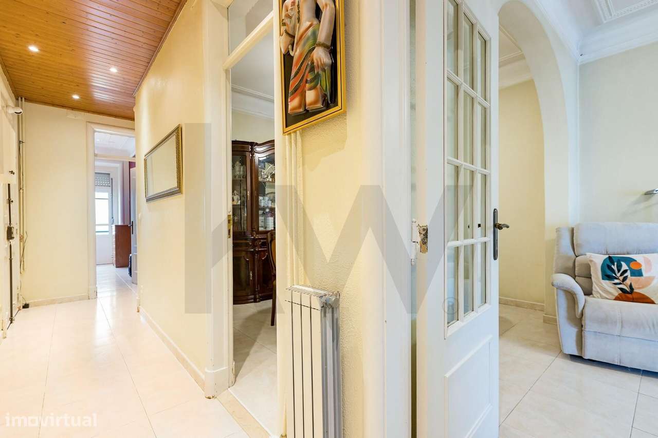 Amplitude e Luz: O Refúgio T4+1 de 123m2 na Alameda, Lisboa - Grande imagem: 5/26